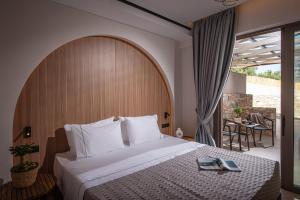 Rodakino Mare,Beachfront & Cretan Meals by etouri