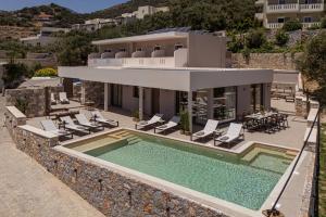 Rodakino Mare,Beachfront & Cretan Meals by etouri