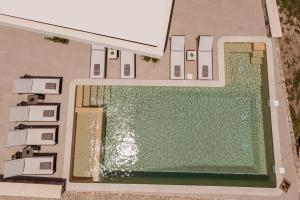 Rodakino Mare,Beachfront & Cretan Meals by etouri