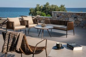 Rodakino Mare,Beachfront & Cretan Meals by etouri