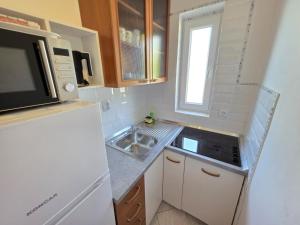 BLAZ 3 - Apartment 5 pax, terrace with sea view, 150 m from the beach