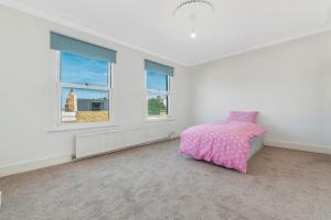 Gateway to Central Stylish Tooting Bec Base