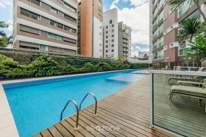 Apto c/ varanda a 750m do B. do Batman PDM0208