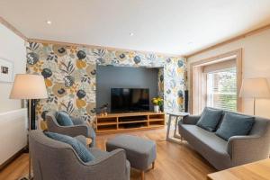 Little Juniper Lodge