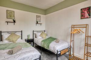 Spacious Victorian House in Hoole with Free Parking Sleeps 8