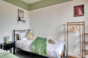 Victorian House in Hoole, Pets Allowed,Free Parking Sleeps 8