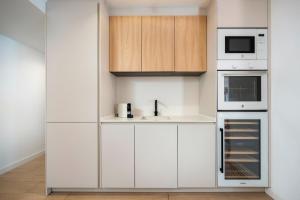 LARGE TERRACE BEACH -Side Apart