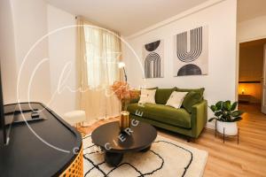 EIFFEL TOWER Charming and Modern Flat