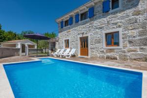 Villa Azi, a cozy mediterranean hideaway, peaceful and fenced