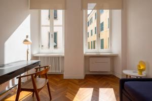 "Mirabello Apartment" 2 BDR AC, 2 BTH, 2nd floor, Exclusive Garage 600mt outside of LTZ, luggage-only elevator,Pedestrian Centre, city life