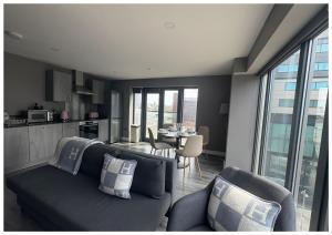 Monarchs Quay Arena Apartments by Happy Days - The Docks, Liverpool