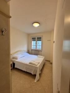 3 min to Beach Apartment with Patio AC - Il Lupo Affitta