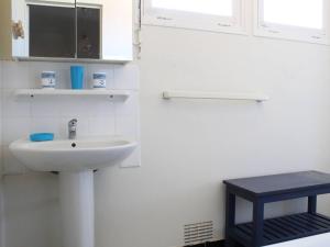 Maisons de vacances Maison 4 pieces proche plage, Saint-Trojan-les-Bains - FR-1-246A-362 : photos des chambres