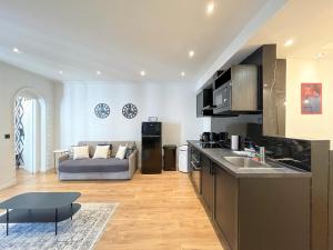 105 - Urban Haussmann Opera