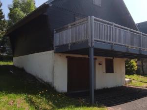 Chalets Chalet montagnard confortable a Super Besse avec grand terrain et parking prive - FR-1-814-139 : photos des chambres