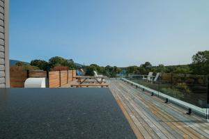 room with shared bathrooms 883 Shefford