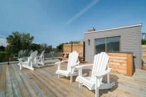 room with shared bathrooms 883 Shefford