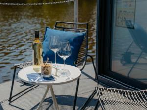 Holiday Home Floating Home-Hausboot Saarschleife by Interhome