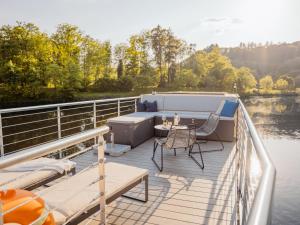 Holiday Home Floating Home-Hausboot Saarschleife by Interhome