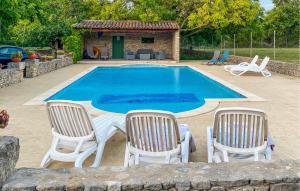 3 Bedroom Amazing Home In Lagnes