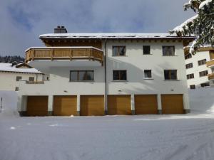 Apartment Alpine Lodge Parc Linard by Interhome