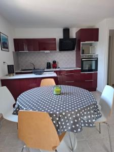 Maisons de vacances Independent F2 pool sauna garden : photos des chambres