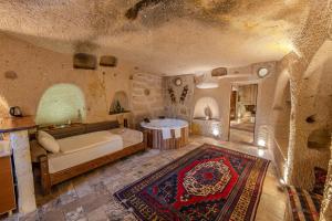 King Suite with Jacuzzi 201 room in Osmanbey Cave House