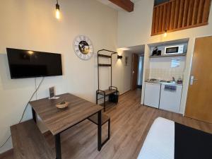Hotels Les Apparts du Valois, Cognac Centre : photos des chambres