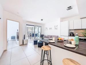 Apartment Les Terrasses de la Mer by Interhome