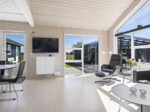 Holiday Home Herwarth - 400m from the sea by Interhome