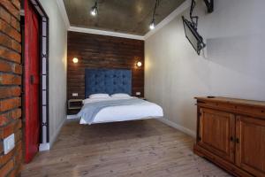 Loft with a swing and side sea view