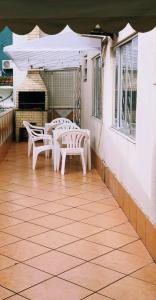 Apto 3 dorm, ao lado shoping Atlântico centro, quadra Mar balneario camboriu