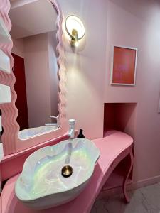 Appartements LE LOVE-ROOM, Jacuzzi, Hyper-centre : photos des chambres