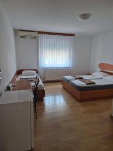 Triple Room with Private Bathroom room in Guesthouse Koprivec