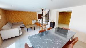 Appartements Grand appartement avec piscine : photos des chambres