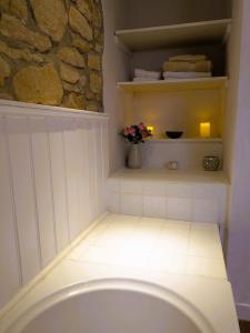 Stone cottage, own parking & EV charger -Buttercup