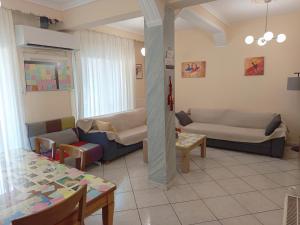 Central Home Kavala "private parking"