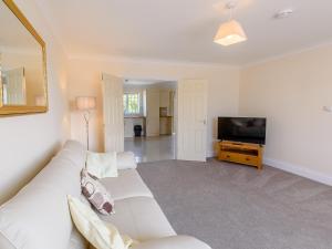 Dawson Park 1 - Uk12660