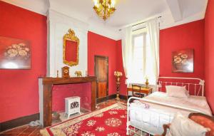 Maisons de vacances Gorgeous Home In Chalabre With Wifi : photos des chambres