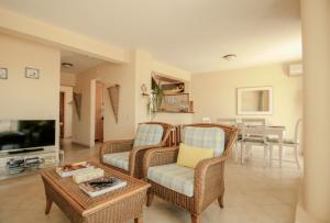 FLH Quinta do Lago Retreat with Terrace & Pool