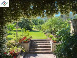 Il Palazzaccio con Piscina a Lucca by TuscanyWeGo