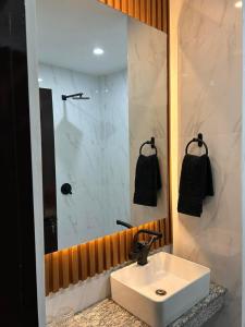 Casa de Apolinar Resort