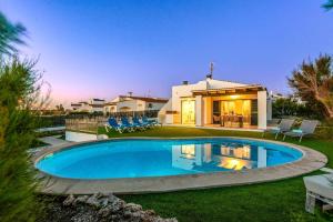 Villa Marctina by Villa Plus