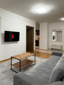 Center Apartment-Modern,FamilyHeaven,Bus Station