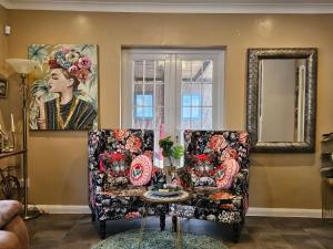 Stunning 4 bed house with huge garden and parking