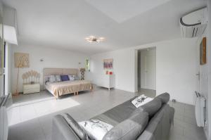 FRGK "Villa Hameau des Collines" Pool, Tranquil Setting & Ultra-Fast Wi-Fi