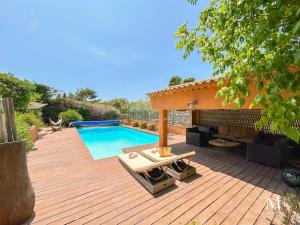 Grande maison 5 chambres avec piscine à Sanary
