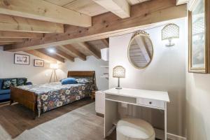 CORTE MONTELEONE - Regarda Travel