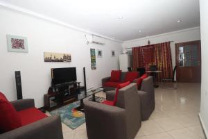 AfriqPnB RV Villa 3 Chambres situé à Nziou Kriibi avec Piscine