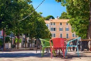 Appartements LE CASTEL Superbe appartement climatise pour 4 personnes au centre ville de Hyeres : photos des chambres